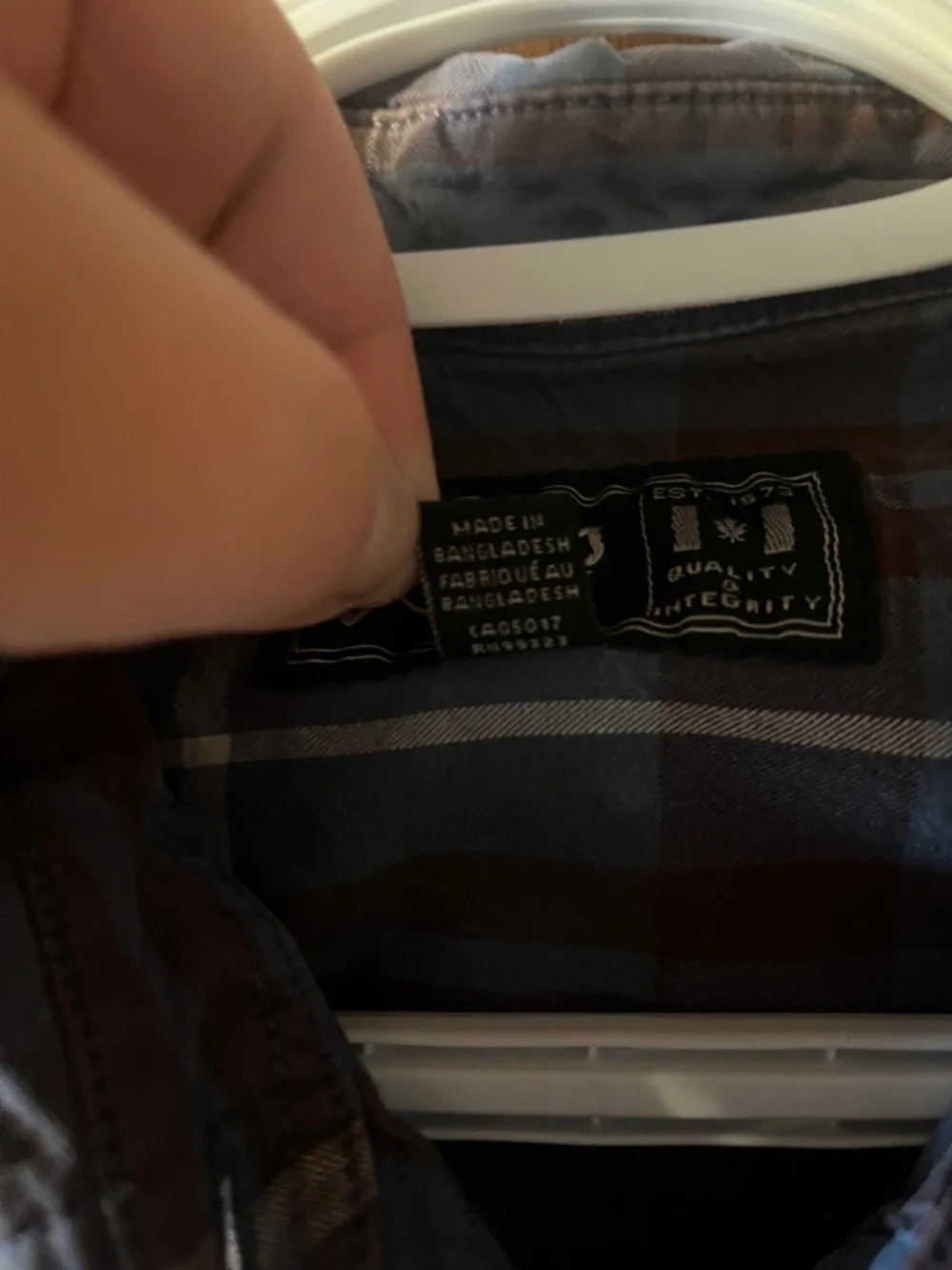 Men’s Roots Plaid Button-Down Shirt in Blue and Brown Small - Picture 3 of 10